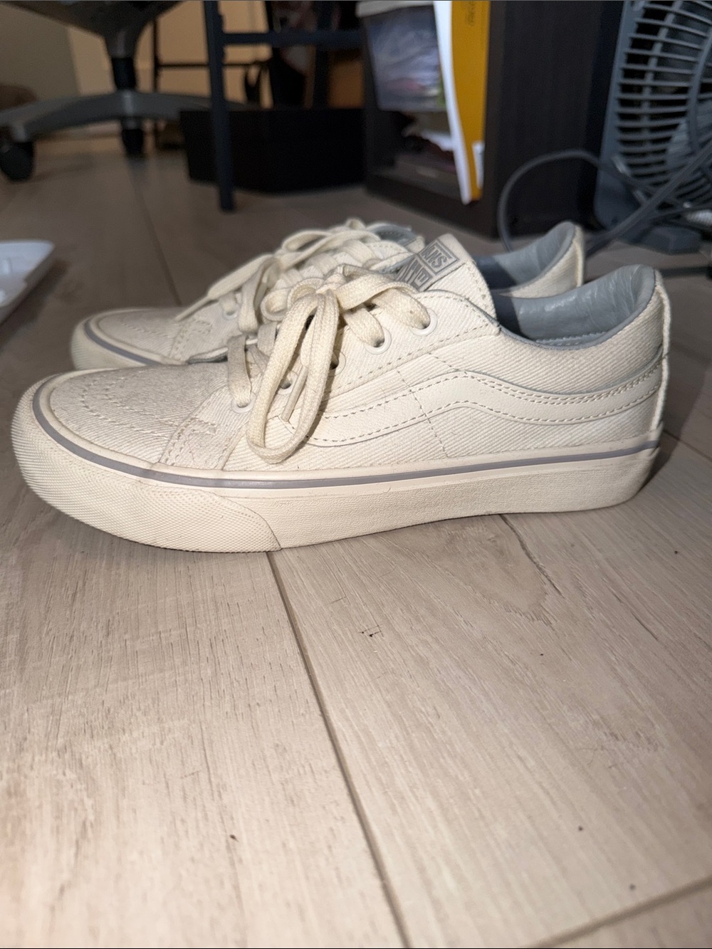 White vans sneakers size 7.5